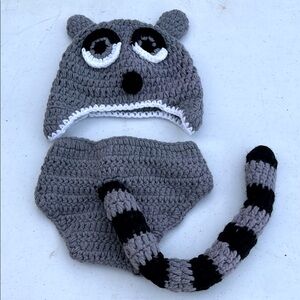 NWOT Raccoon Costume crochet Baby outfit Hat & Bottom Halloween Party Boy Girl